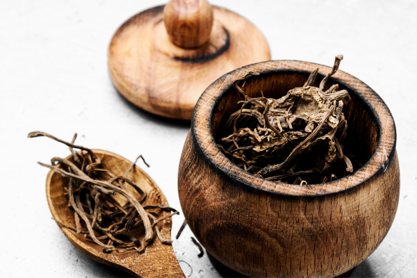 Valerian Root and Melatonin: Natural Allies or Competitors for Your Sleep?